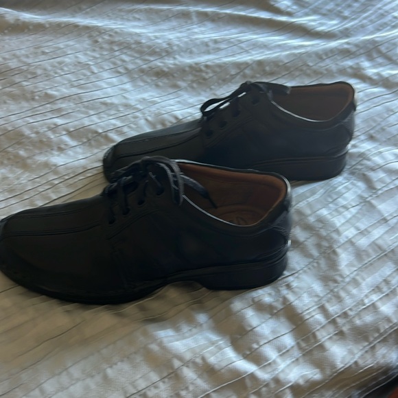 Clarks black dress shoes, men’s size 7 medium ortholite - Picture 1 of 8